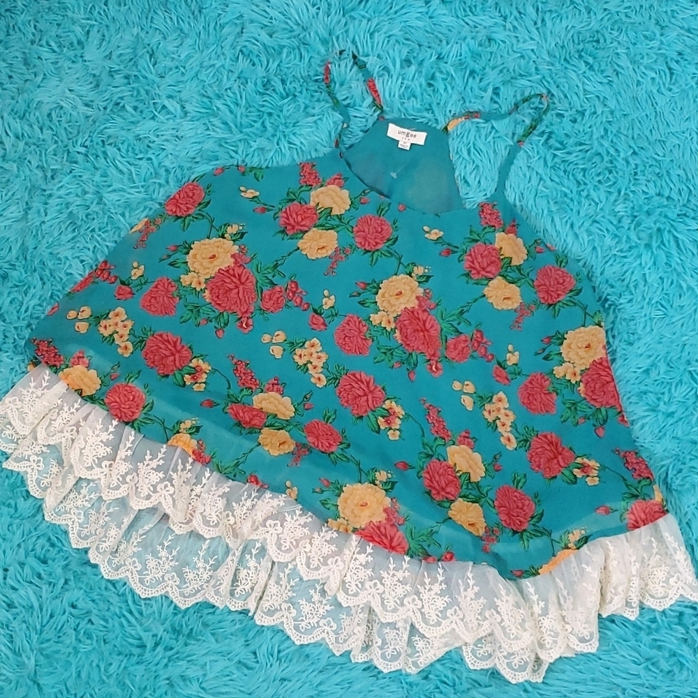 Umgee Floral and Lace Tank Blouse